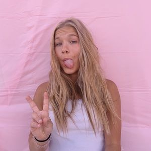 just tryna get rid of stuff in my closet !! 🦋